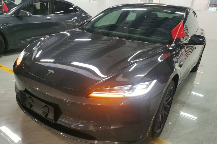 Used Tesla Model 3 2025 Rear-Wheel-Drive Version
