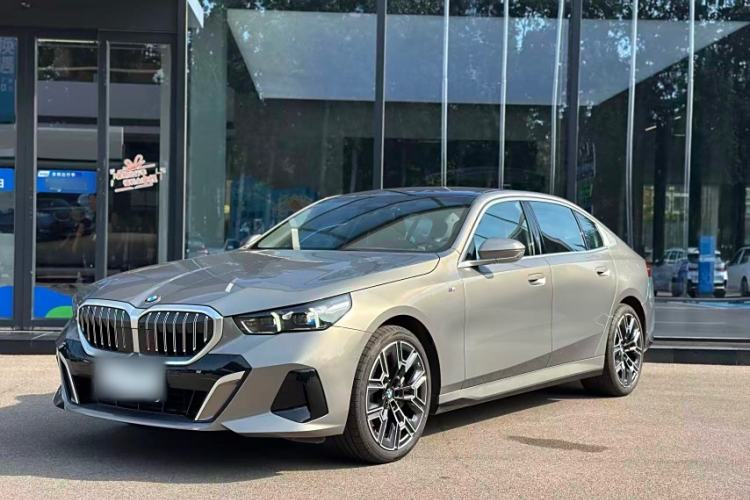 Used BMW 5 Series 2024 530Li Luxury Edition M Sport Package
