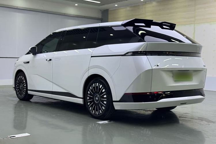 Used XPeng X9 2025 740 Ultra-Long Range Max
