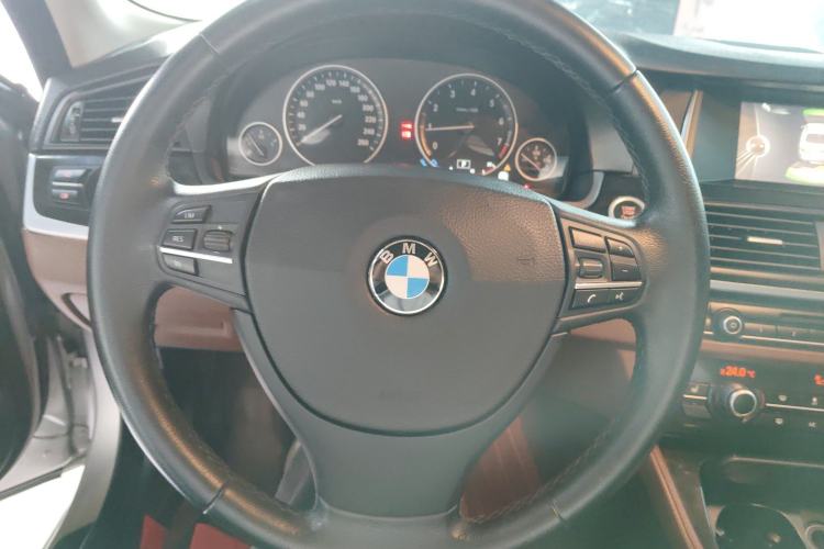 Used BMW 5 Series 2014 525Li Leading Model