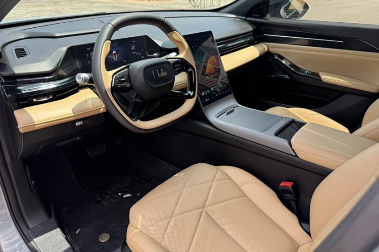 Used  L6 2023 125km MAX
