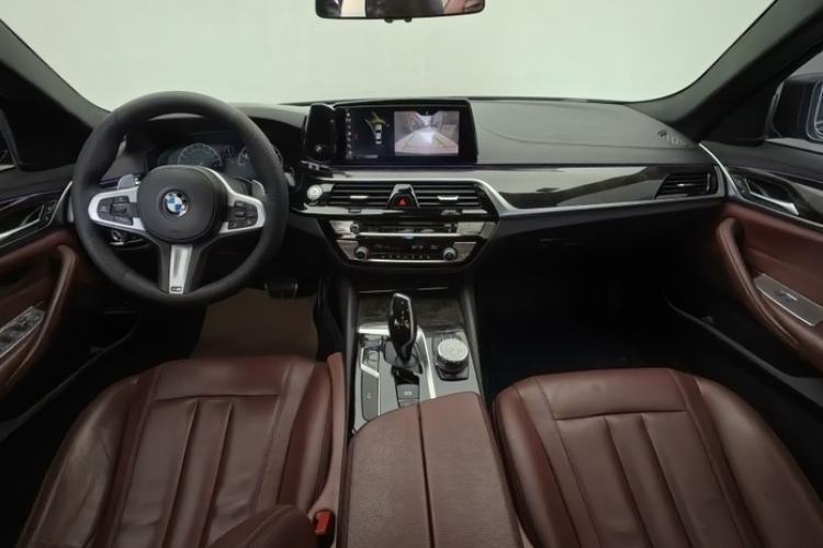 Used BMW 5 Series 2019 Facelifted 530Li Leading Edition M Sport Package