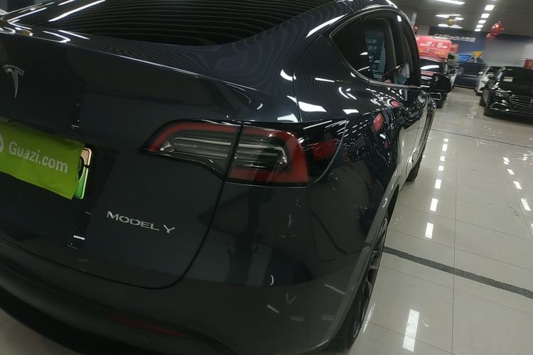 Used Tesla Model Y 2022 Long-Range All-Wheel-Drive Version
