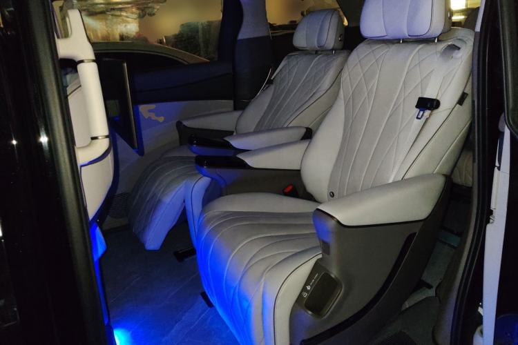 Used Denza D9 2022 DM-i 970 Four-Wheel Drive Prestige Model