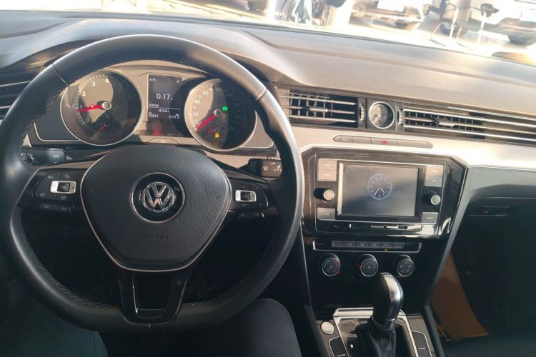 Used Volkswagen Magotan 2019 330TSI DSG Leading Model China VI Standard
