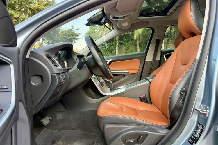 Used Volvo S60 2017 S60L T4 Smart Range Edition
