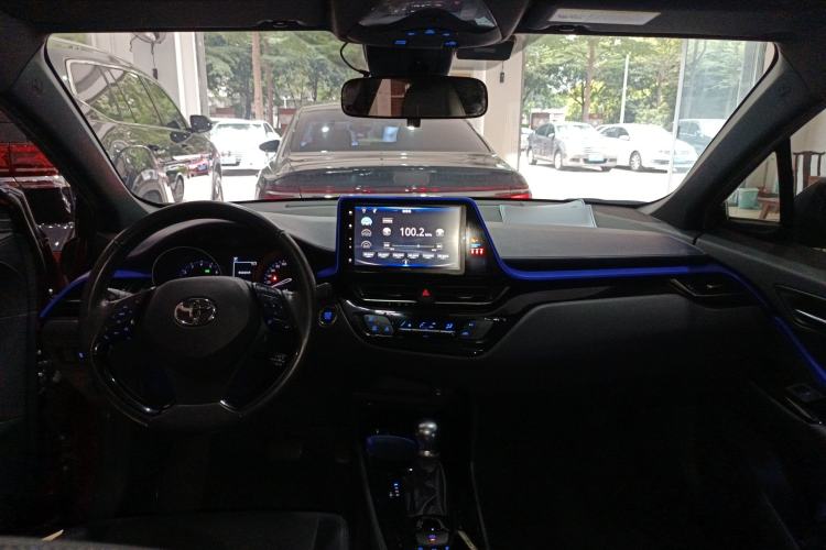 Used Toyota IZOA 2020 2.0L Yichi Version
