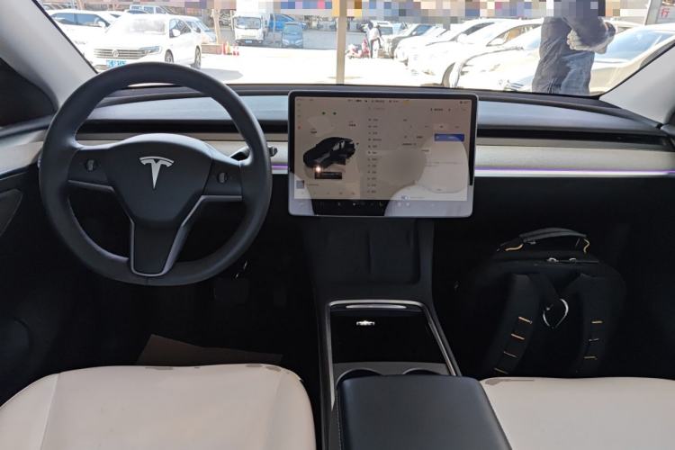 Used Tesla Model Y 2024 Long-Range All-Wheel-Drive Version
