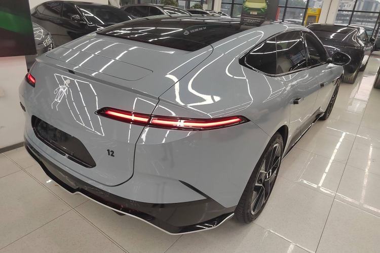 Used  12 2023 700 Three-Laser Rear-Wheel Drive Luxury Edition
