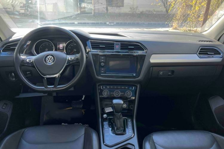 Used Volkswagen Tiguan L 2019 330TSI Automatic Two-Wheel Drive Smart Luxury Version China VI Standard
