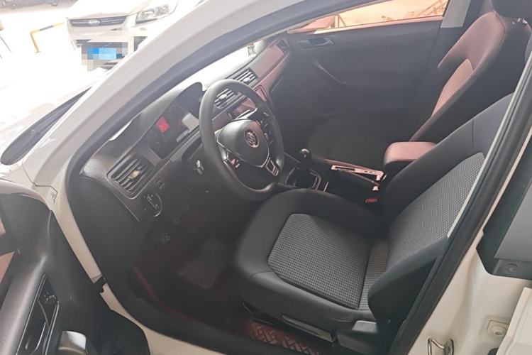 Used Volkswagen Santana 2016 1.6L Manual Fashion Edition
