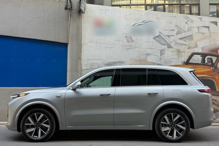 Used Li Auto L8 2023 Pro Model
