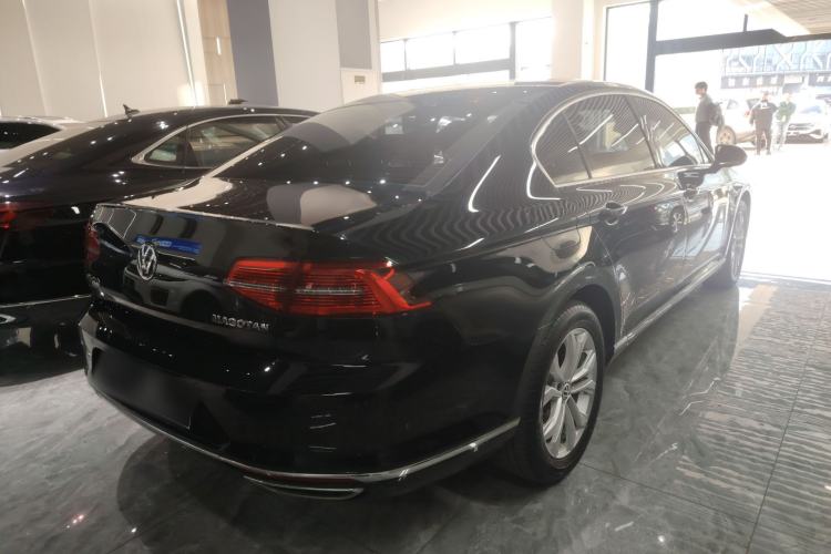 Used Volkswagen Magotan 2017 330TSI DSG Luxury Model
