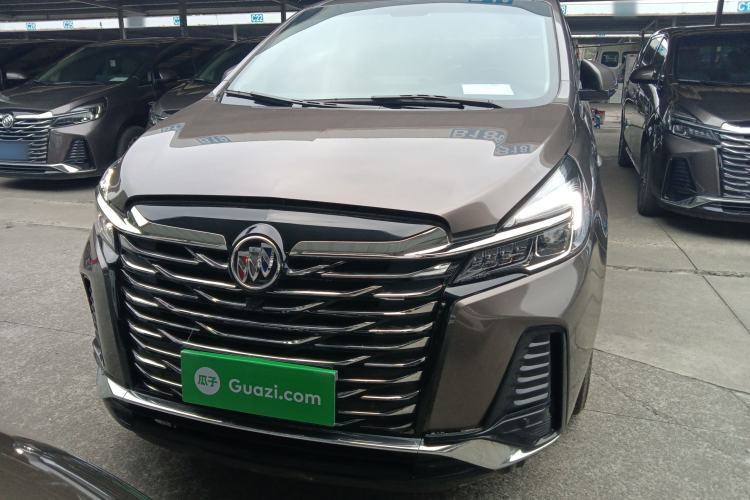 Used Buick GL8 2023 Facelifted Land Cruiser Executive Luxury Version
