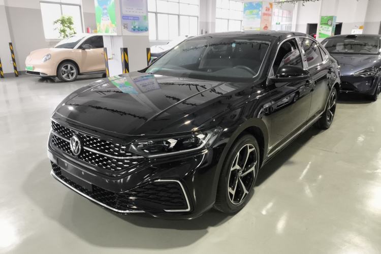 Used Volkswagen Passat 2024 380TSI Starry Dragon Edition