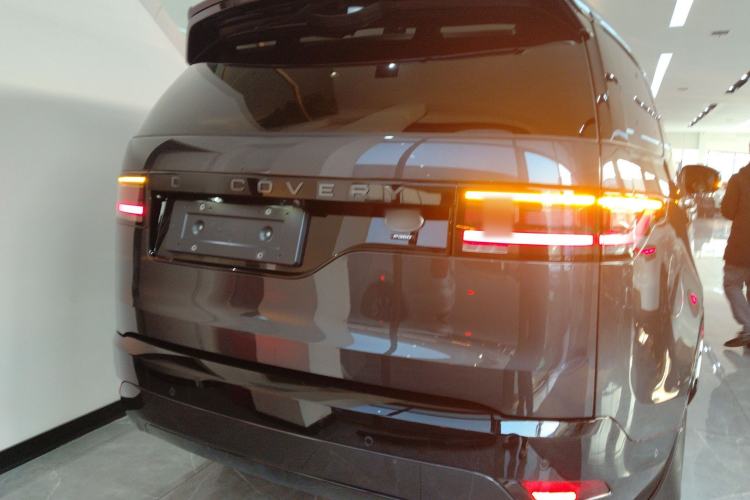 Used Land Rover Discovery 2023 Revised Version 360 PS R-Dynamic S
