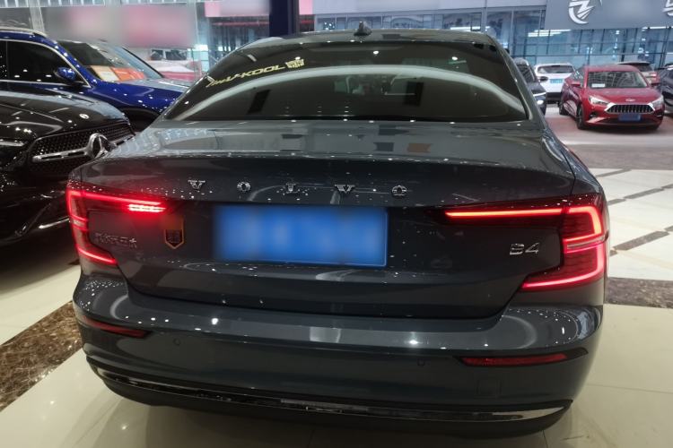 Used Volvo S60 2023 B4 Zhiyuan Luxury Edition
