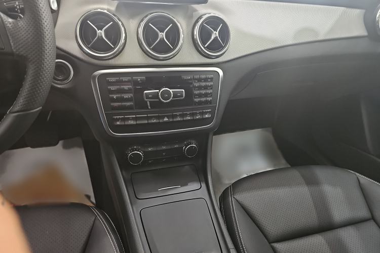 Used Mercedes-Benz GLA 2015 GLA 220 4MATIC Luxury Model
