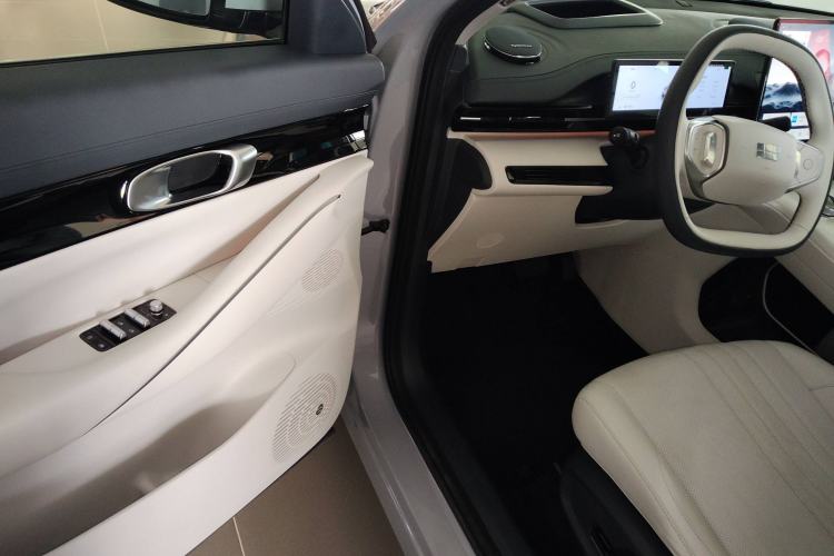 Used  E5 2024 530km Starship Edition
