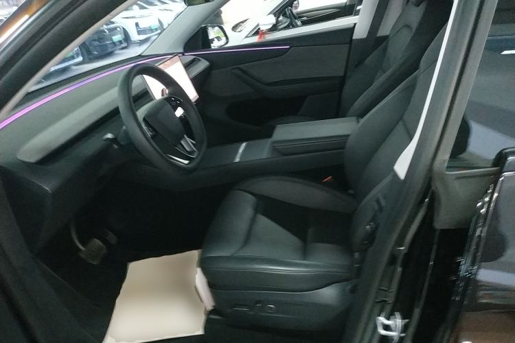 Used Tesla Model Y 2025 Rear-Wheel-Drive Version
