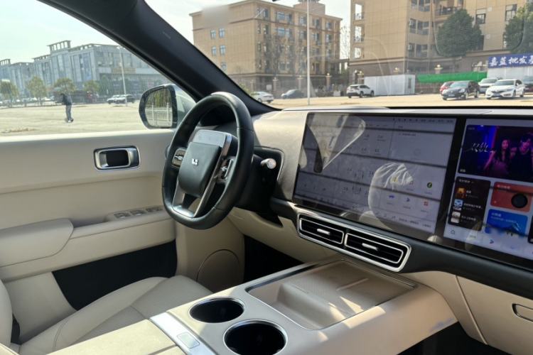 Used Li Auto L9 2022 Max model
