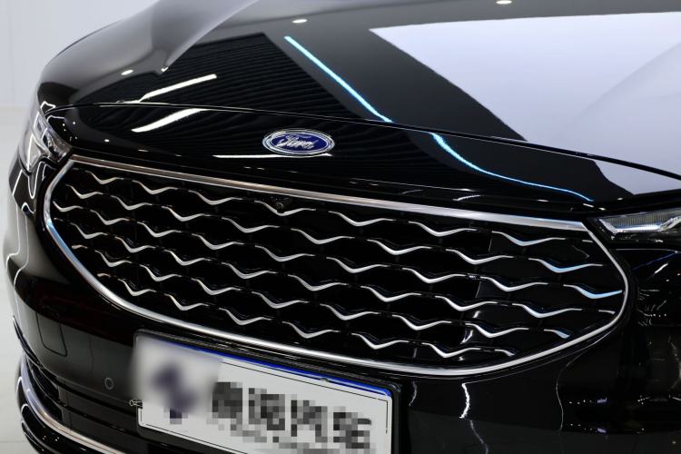 Used Ford Taurus 2019 EcoBoost 245 Vignale Deluxe Edition
