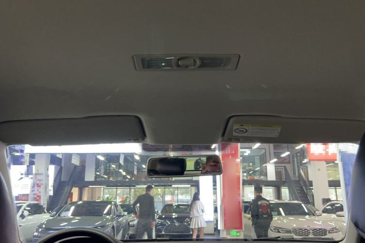 Used Volkswagen Gran Lavida 2015 1.6L Automatic Fashion Edition
