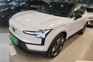 Used Volvo EX30 2025 Rear-Drive Long-Range Plus Model