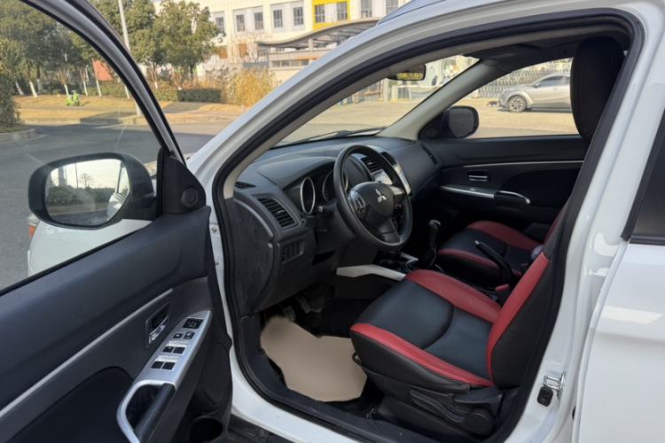 Used Mitsubishi ASX 2016 1.6L Manual Two-Wheel Drive Pioneer Edition
