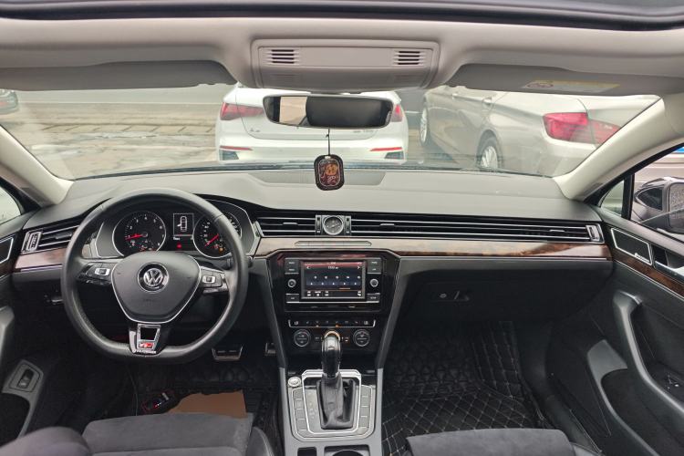 Used Volkswagen Magotan 2018 330TSI DSG Luxury Model
