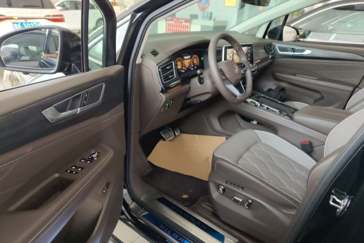 Used Volkswagen Viloran 2024 380TSI Premium Edition
