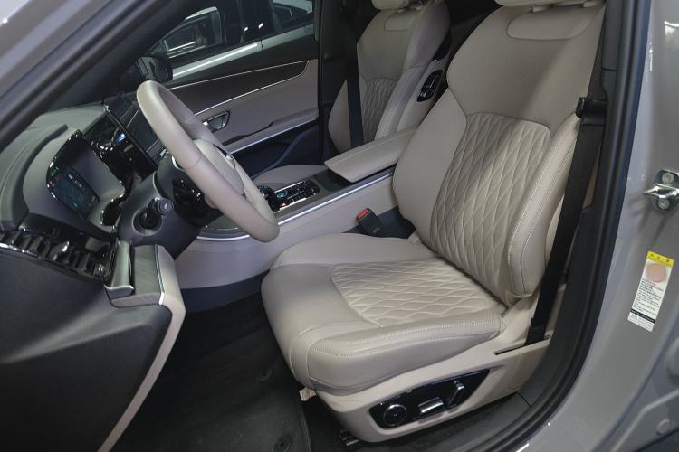 Used BYD Han 2025 EV with 701 km of Laser Radar-Enabled Intelligent Driving