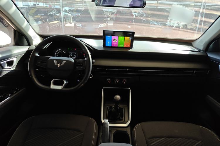 Used Wuling Alvez 2022 1.5L Manual Free-Style Model
