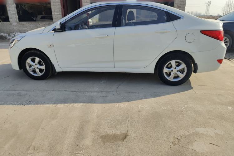 Used Hyundai Verna 2014 1.4L Manual Smart GLS Trim
