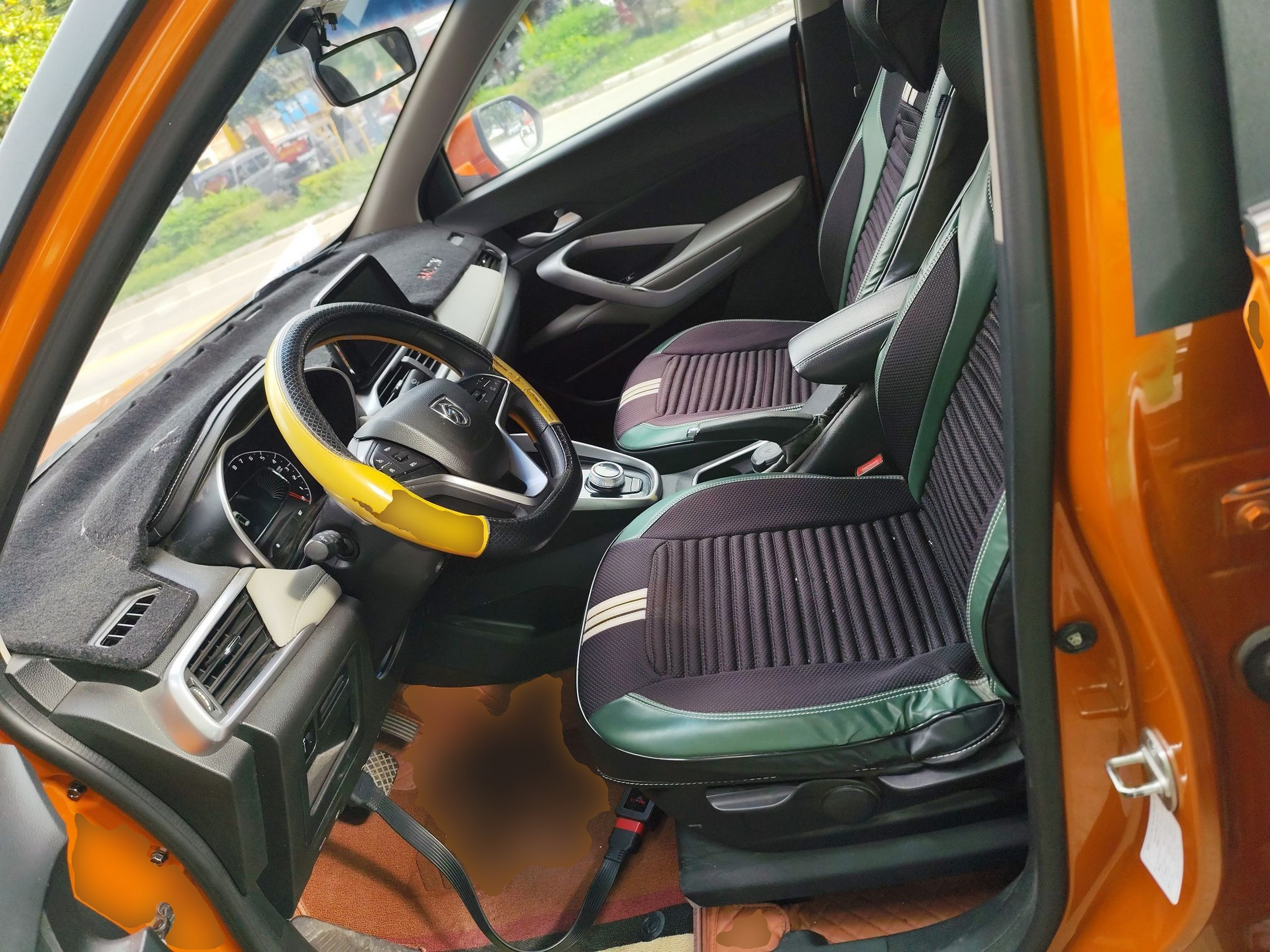 Переднее сиденье в автомобиле