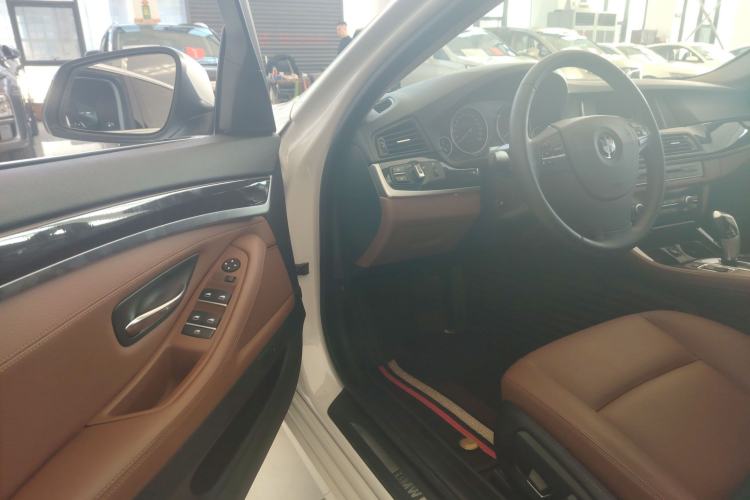 Used BMW 5 Series 2014 520i Elegant Edition
