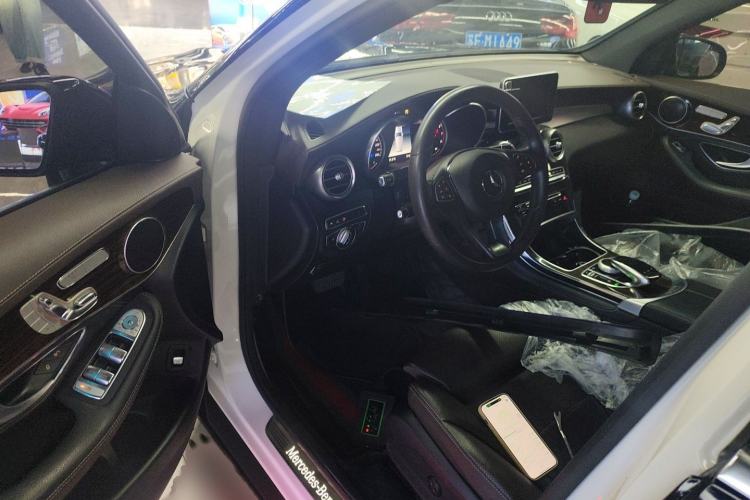 Used Mercedes-Benz GLC 2019 Facelift GLC 260 L 4MATIC Luxury Model
