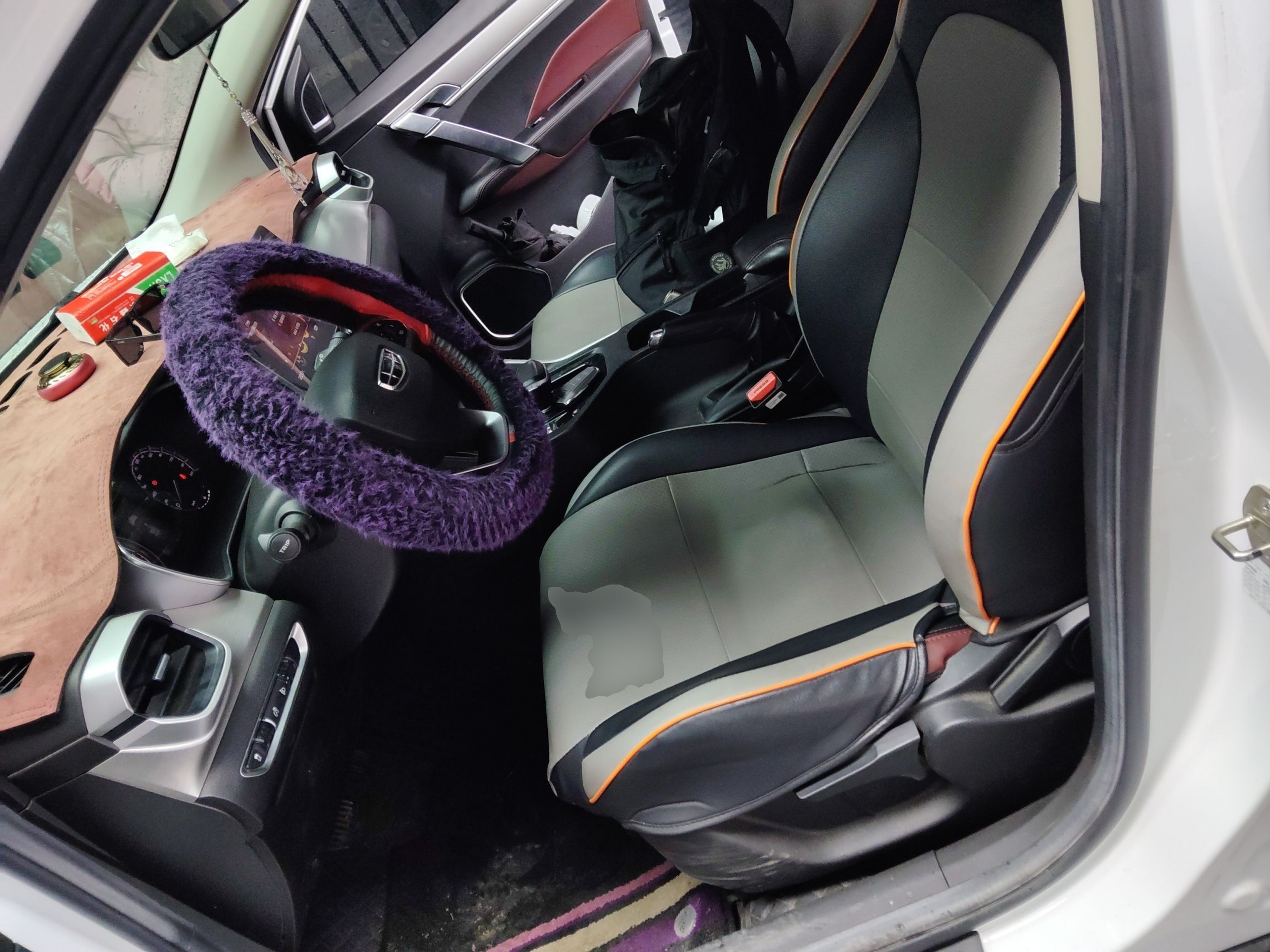 Переднее сиденье в автомобиле