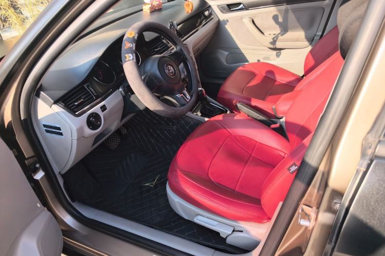 Used Volkswagen Bora 2014 1.6L Automatic Fashion Model