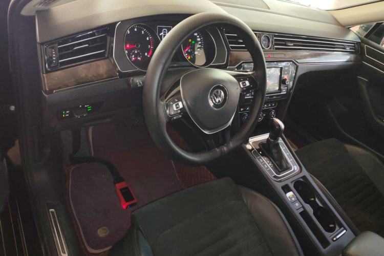 Used Volkswagen Magotan 2017 330TSI DSG Luxury Model