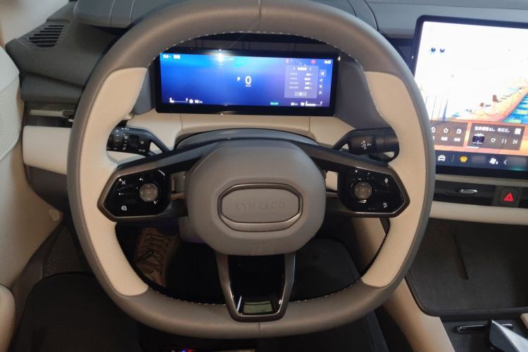 Used Lynk & Co 06 EM-P 2023 EM-P 126 Long-Range Pro
