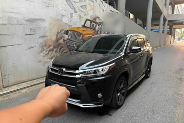 Used Toyota Highlander 2018 2.0T Four-Wheel Drive Luxury Edition 7 Seats China V Emission Standard