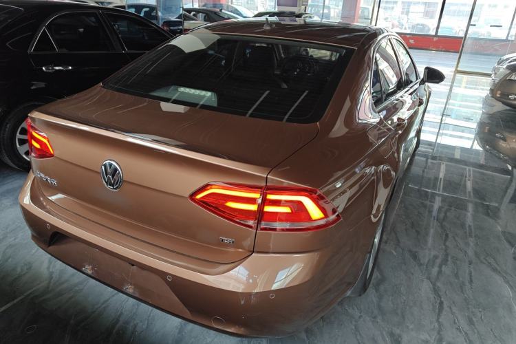 Used Volkswagen Lamando 2017 230TSI DSG Fashion Edition
