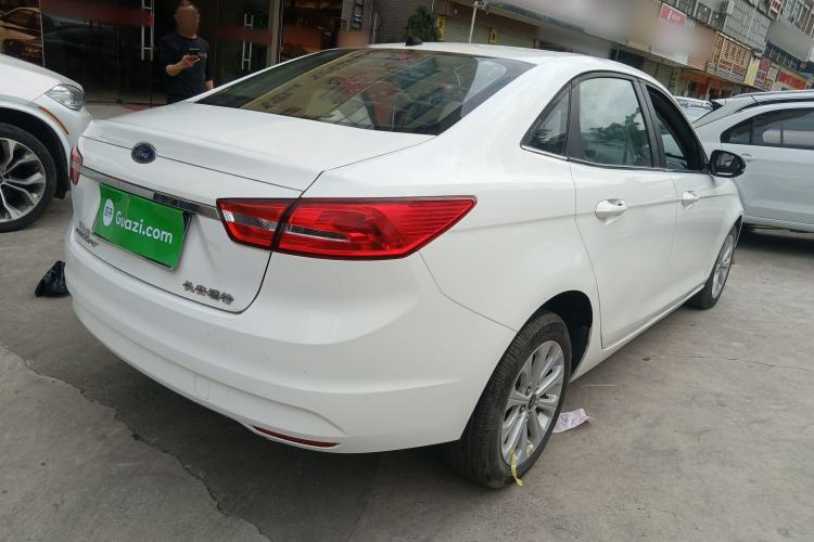 Used Ford Escort 2015 1.5L Automatic Fashion Model