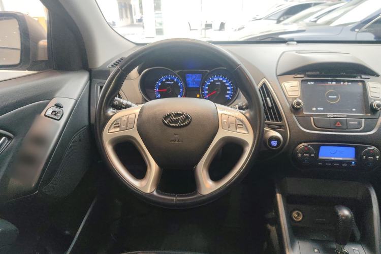 Used Hyundai ix35 2013 2.0L Automatic Two-Wheel Drive Smart GLS China IV Standard