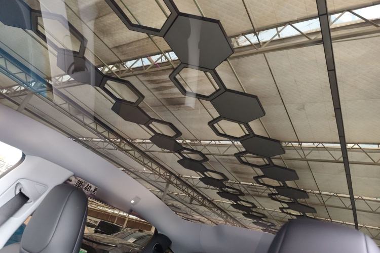 Used Tesla Model Y 2025 Long-Range All-Wheel-Drive Version
