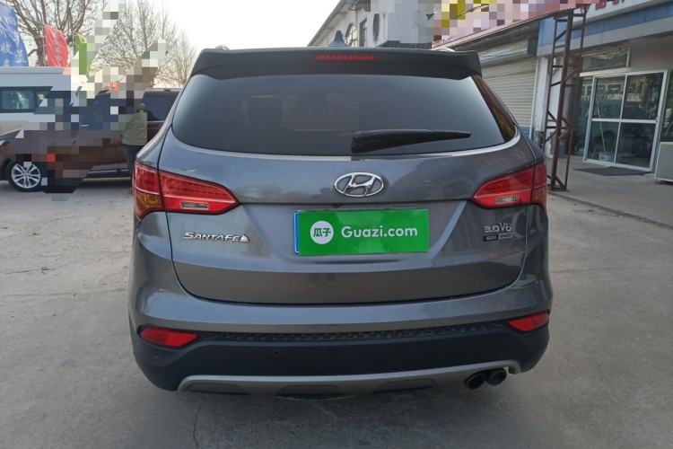 Used Hyundai Santa Fe Classic 2013 3.0L 4x4 Premium Edition 7-Seater Euro IV
