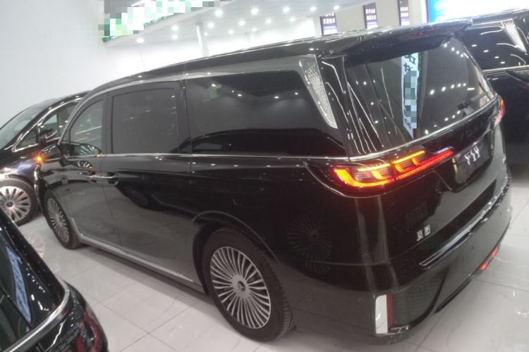 Used VOYAH Dream 2025 PHEV Four-Wheel-Drive Flagship Kunpeng Edition
