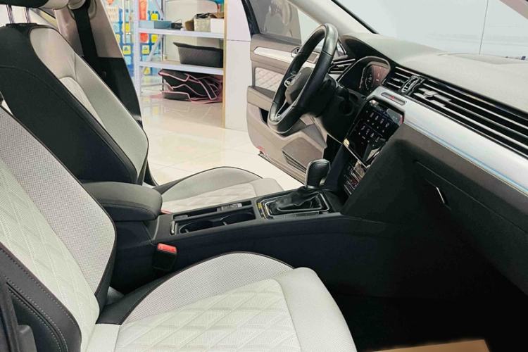 Used Volkswagen Magotan 2023 2 Million Units Commemorative Edition 330TSI DSG Luxury Version
