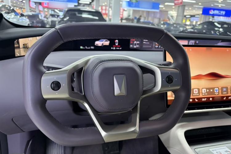 Used  12 2024 650 Three-Laser All-Wheel Drive GT Version
